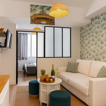 Apartament Metro Gambetta Paryż