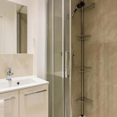 Metro Gambetta Apartament *